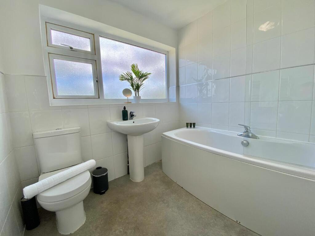 Coventry Huge 4Bed 2Bath Private Parking Nec By Empower Homes Экстерьер фото