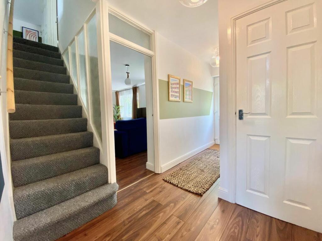 Coventry Huge 4Bed 2Bath Private Parking Nec By Empower Homes Экстерьер фото